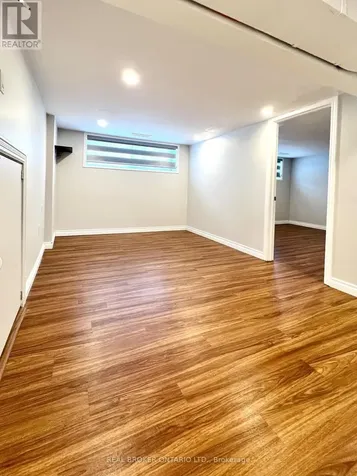 5285 Woodhaven Court Burlington (appleby) ON L7L 3T7