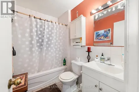 213 Desrosiers Street Ottawa ON K1L 7T2