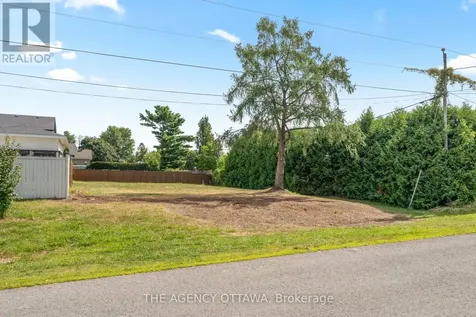9 Doris Avenue Ottawa ON K1T 3W8