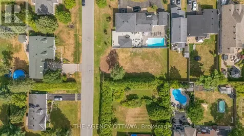 9 Doris Avenue Ottawa ON K1T 3W8