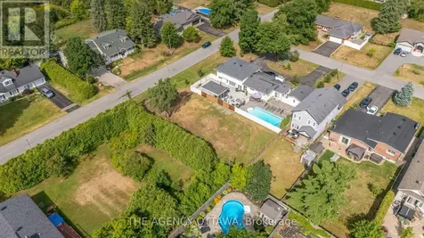 9 Doris Avenue Ottawa ON K1T 3W8