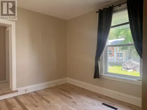 20 Russell Street West Smiths Falls ON K7A 1N9