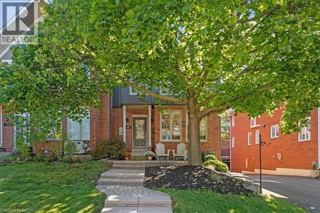 44 Sunvale Place Stoney Creek ON L8E 4Z7
