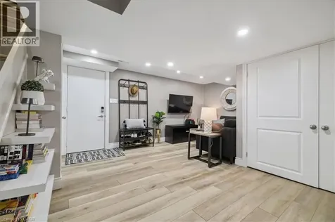 44 Sunvale Place Stoney Creek ON L8E 4Z7