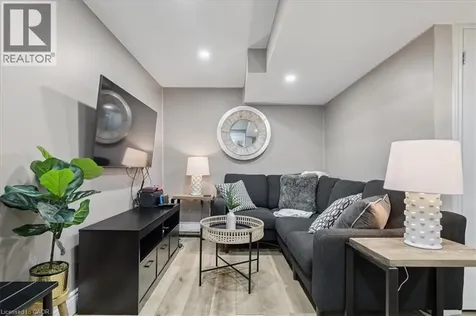 44 Sunvale Place Stoney Creek ON L8E 4Z7