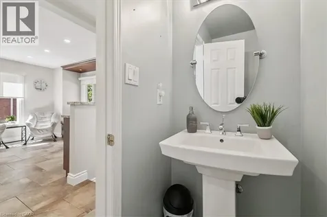 44 Sunvale Place Stoney Creek ON L8E 4Z7