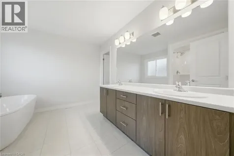 778 Bradford Avenue Fort Erie ON L2A 0H3