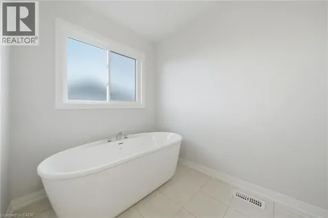 778 Bradford Avenue Fort Erie ON L2A 0H3