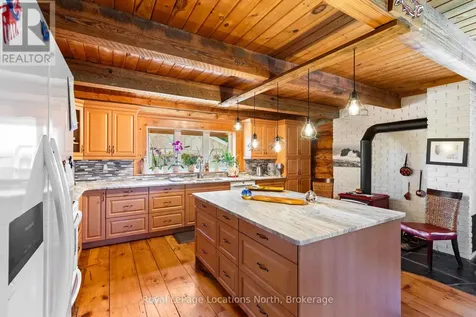 24 Oliver Crescent Collingwood ON L9Y 3Z1