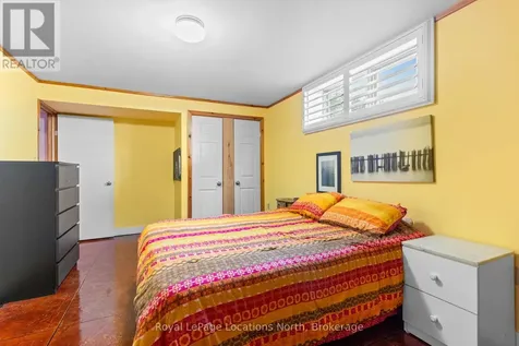 24 Oliver Crescent Collingwood ON L9Y 3Z1