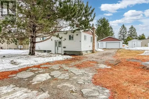 29 Arlington Drive E Dowling ON P0M 1R0