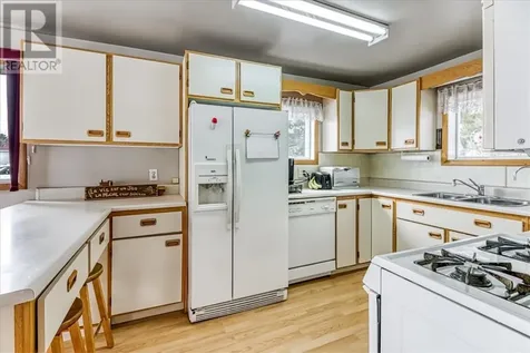 29 Arlington Drive E Dowling ON P0M 1R0