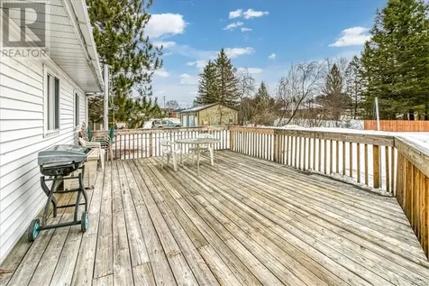 29 Arlington Drive E Dowling ON P0M 1R0