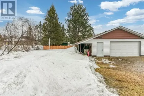 29 Arlington Drive E Dowling ON P0M 1R0
