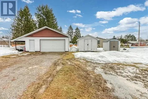 29 Arlington Drive E Dowling ON P0M 1R0
