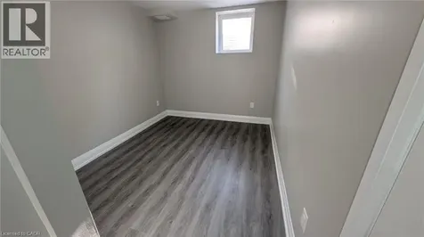 100 Bridgeport Crescent Hamilton ON L9K 1K5