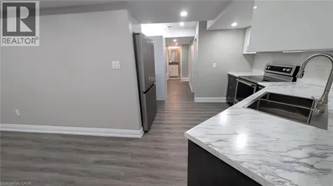 100 Bridgeport Crescent Hamilton ON L9K 1K5
