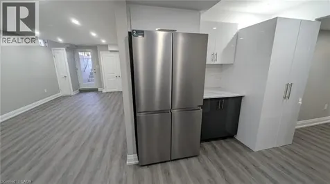 100 Bridgeport Crescent Hamilton ON L9K 1K5
