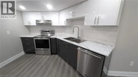 100 Bridgeport Crescent Hamilton ON L9K 1K5