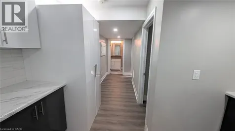 100 Bridgeport Crescent Hamilton ON L9K 1K5