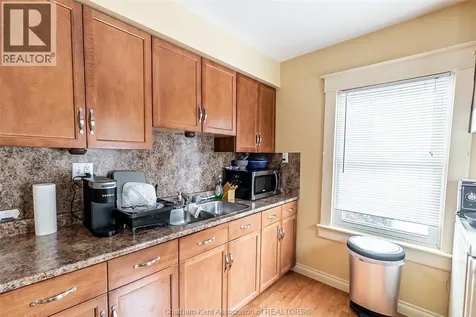 266 Grand Avenue West Chatham ON N7L 1C1