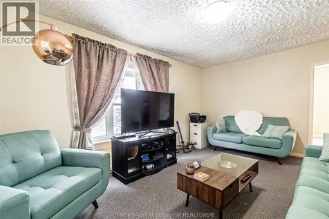 266 Grand Avenue West Chatham ON N7L 1C1
