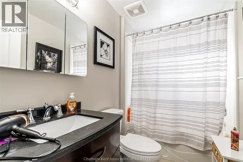 266 Grand Avenue West Chatham ON N7L 1C1
