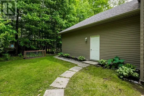 79 Forest Circle Tiny ON L9M 0H4