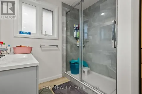 692 Claude Street Ottawa ON K1K 2S2