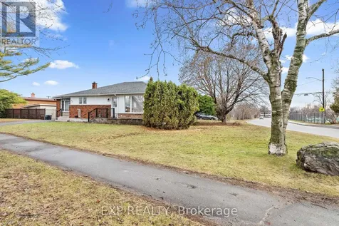 692 Claude Street Ottawa ON K1K 2S2