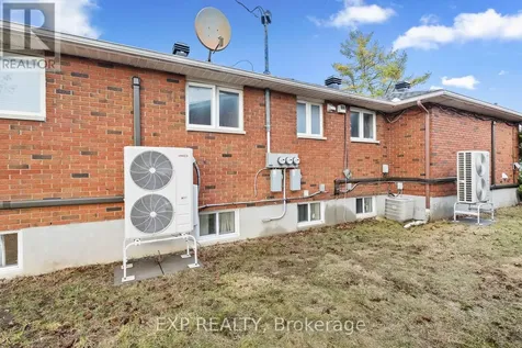 692 Claude Street Ottawa ON K1K 2S2