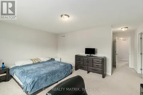350 Sweetclover Way Ottawa ON K4A 1E6