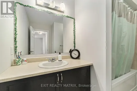 350 Sweetclover Way Ottawa ON K4A 1E6