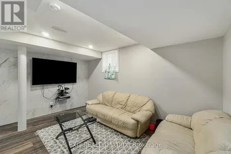 350 Sweetclover Way Ottawa ON K4A 1E6