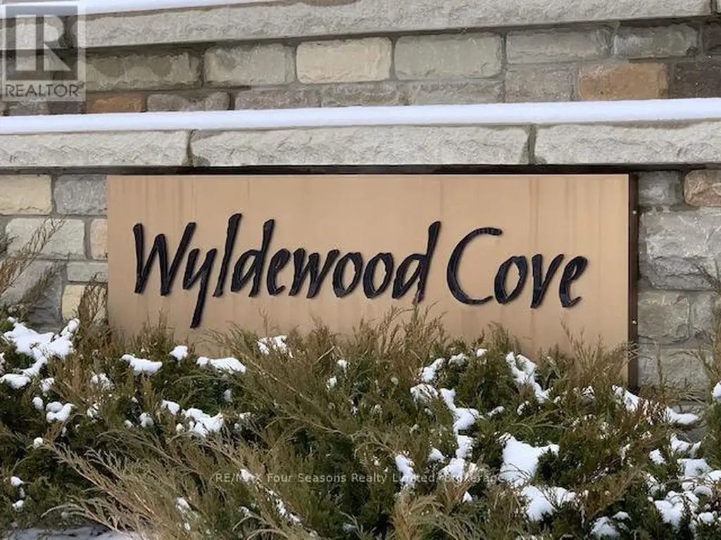 4 Cove Court Collingwood ON L9Y 0Y6