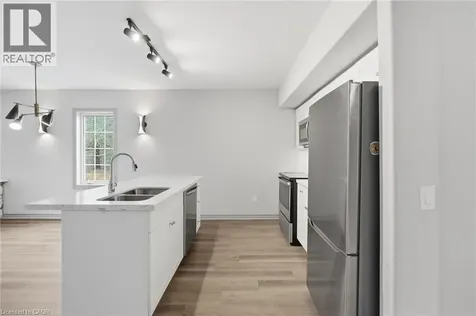 90 Highland Dr Drive Oro-medonte ON L0L 2L0