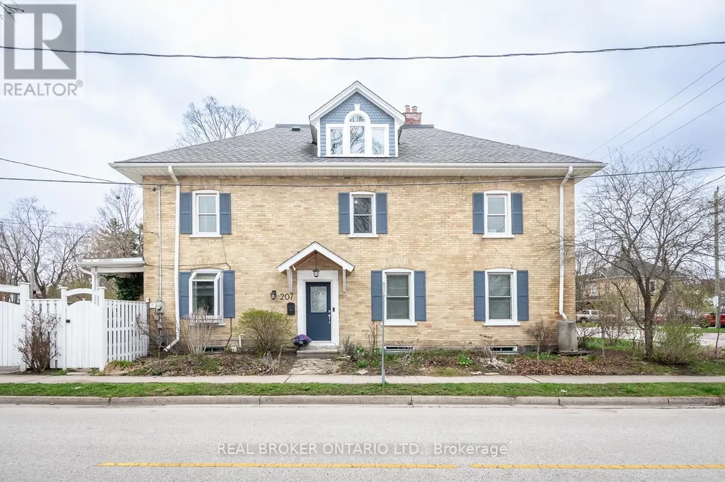 207 Waterloo Street North Cambridge ON N3H 1N1