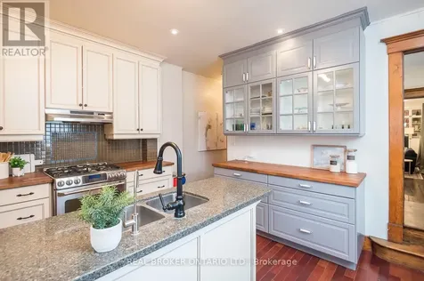 207 Waterloo Street North Cambridge ON N3H 1N1
