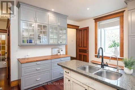 207 Waterloo Street North Cambridge ON N3H 1N1