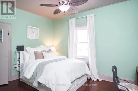 207 Waterloo Street North Cambridge ON N3H 1N1