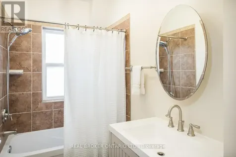 207 Waterloo Street North Cambridge ON N3H 1N1