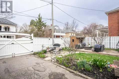 207 Waterloo Street North Cambridge ON N3H 1N1