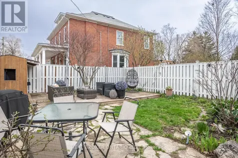 207 Waterloo Street North Cambridge ON N3H 1N1