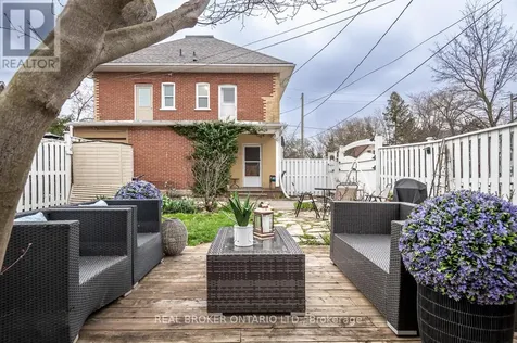 207 Waterloo Street North Cambridge ON N3H 1N1