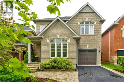 2142 Meadowglen Drive Oakville ON L6M 4C8