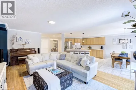 2142 Meadowglen Drive Oakville ON L6M 4C8