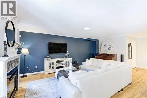 2142 Meadowglen Drive Oakville ON L6M 4C8