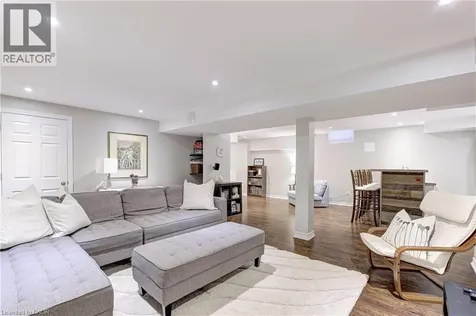 2142 Meadowglen Drive Oakville ON L6M 4C8