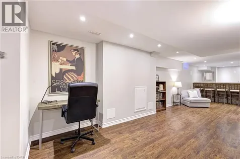 2142 Meadowglen Drive Oakville ON L6M 4C8