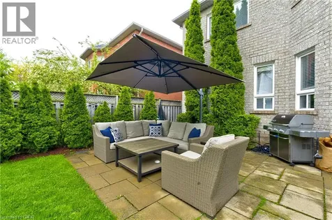 2142 Meadowglen Drive Oakville ON L6M 4C8
